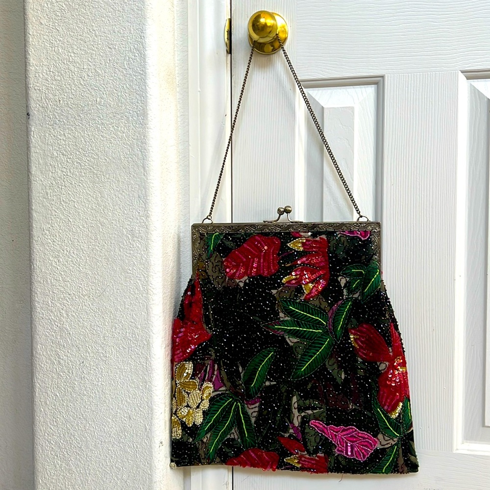 CHRISTIANA SEQUINS, BEADED, EMBROIDERED PURSE. VINTAGE.